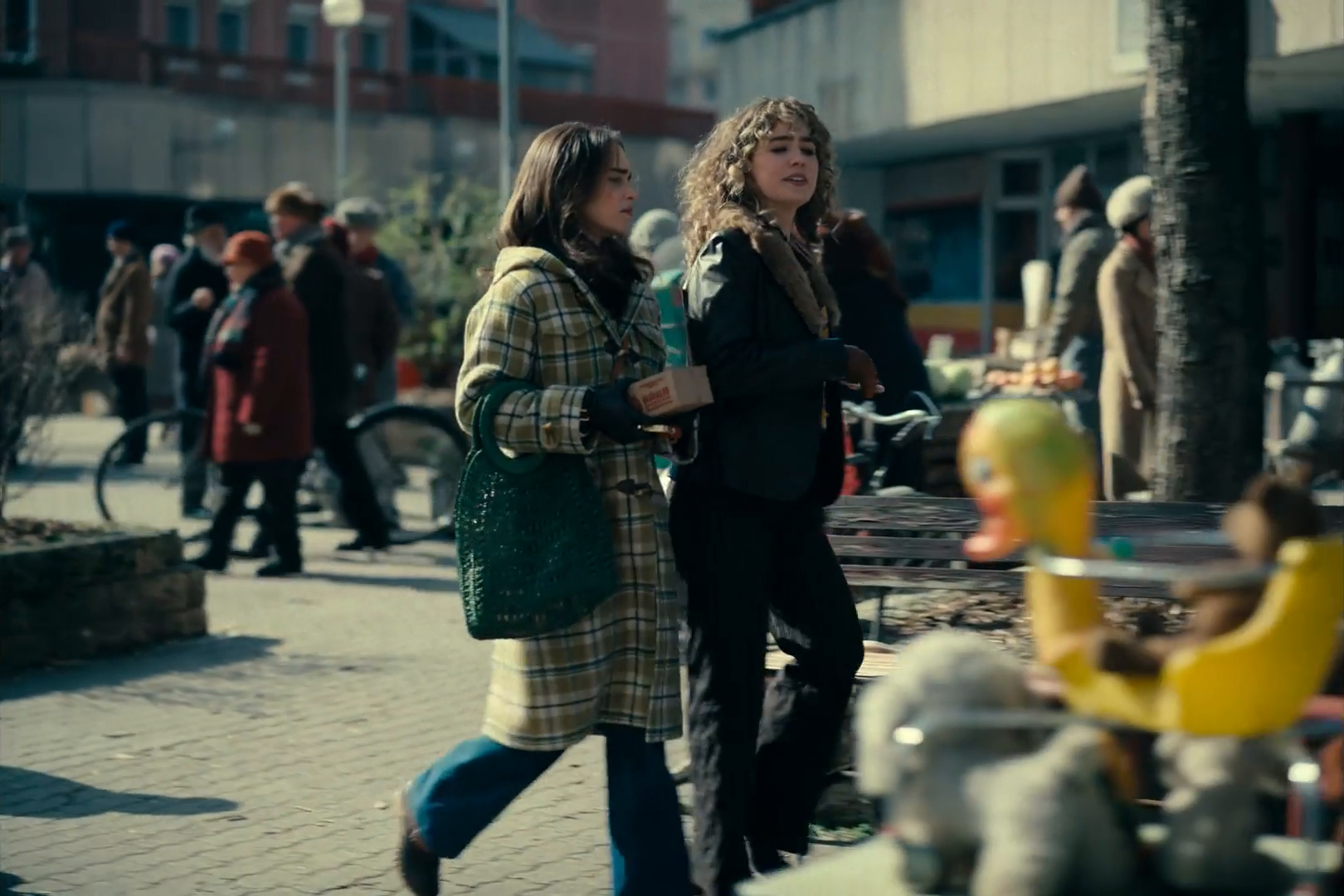 Keywords: emiliaclarke;emilia-clarke;emiliaclarkearchive;emilia-clarke-archive;ponies;screencaptures;