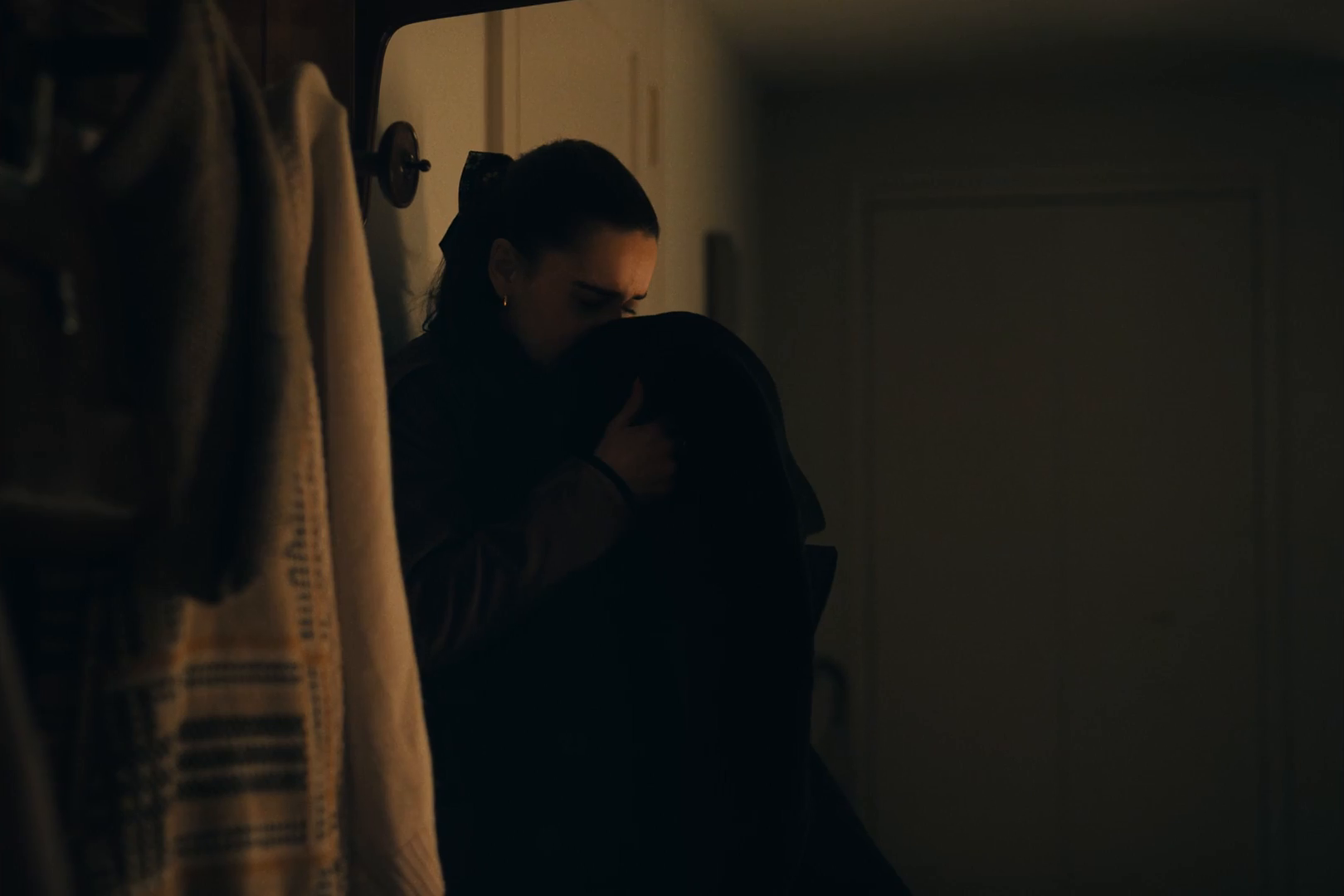 Keywords: emiliaclarke;emilia-clarke;emiliaclarkearchive;emilia-clarke-archive;ponies;screencaptures;